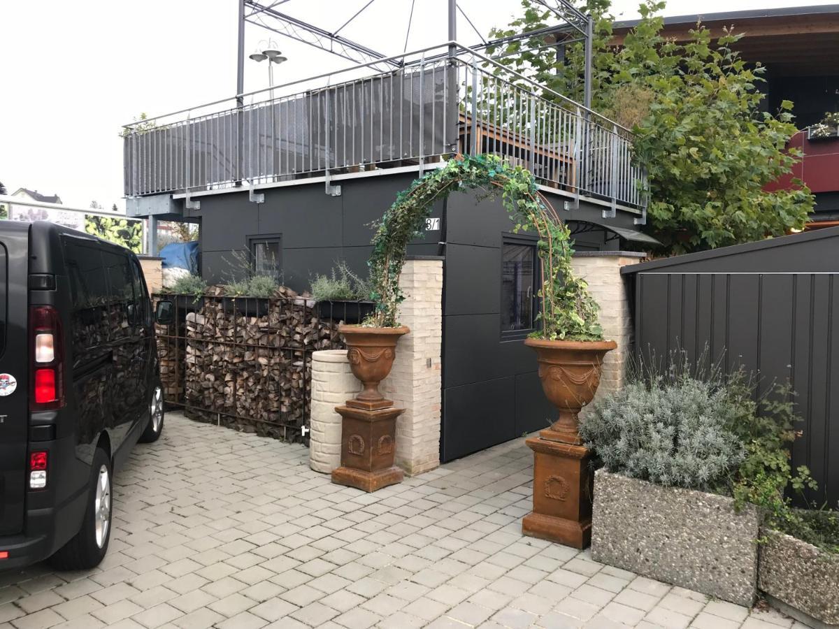 Tiny House Black Pearl Тетнанг Екстериор снимка