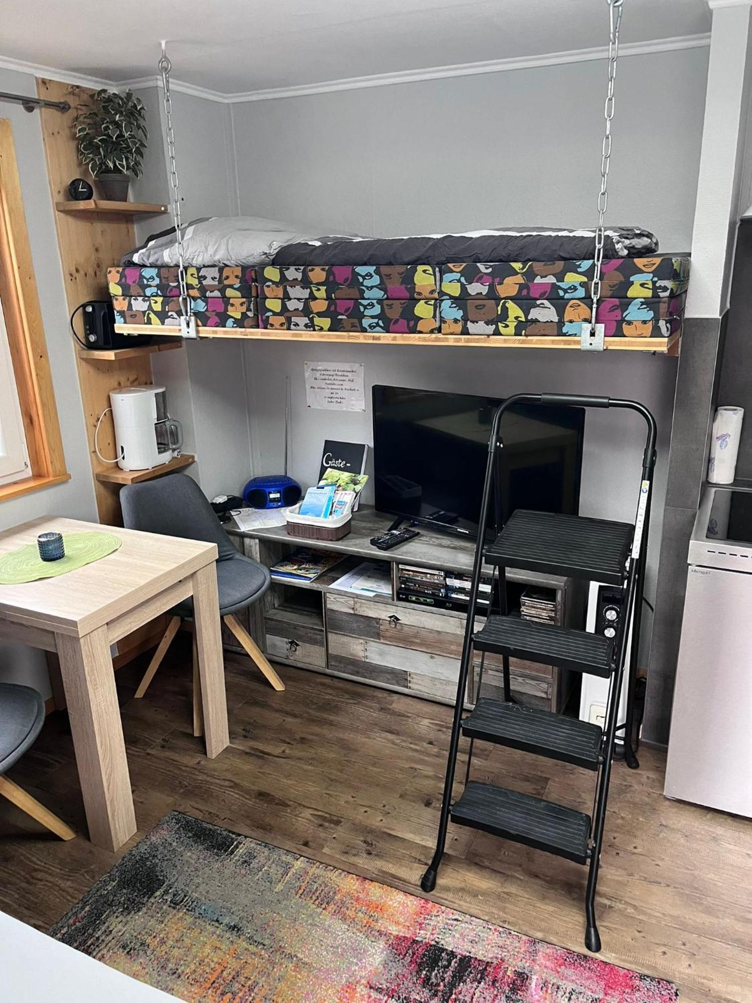 Tiny House Black Pearl Тетнанг Екстериор снимка