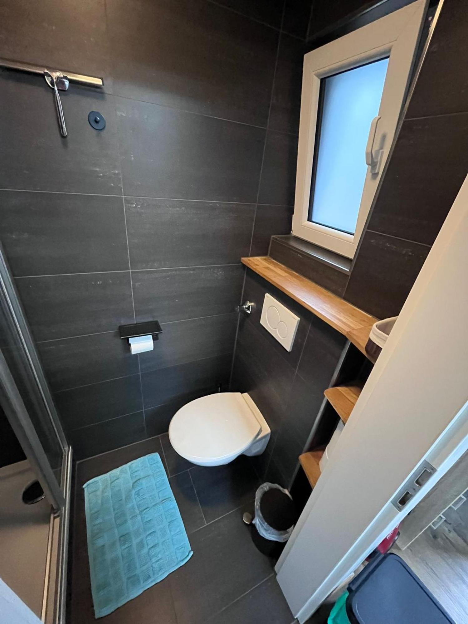 Tiny House Black Pearl Тетнанг Екстериор снимка